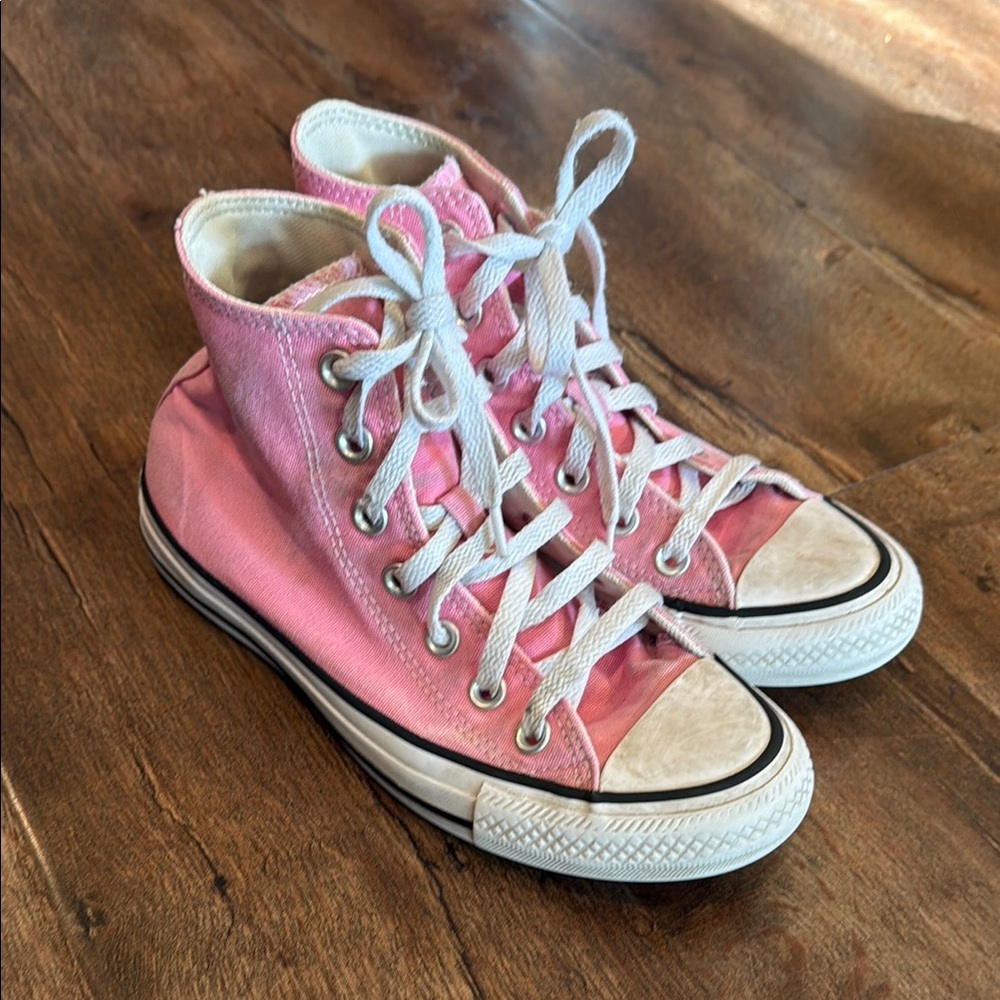 Converse Hi-Top All Star Chuck Taylor Pink Classic Sneakers W/6 M/4